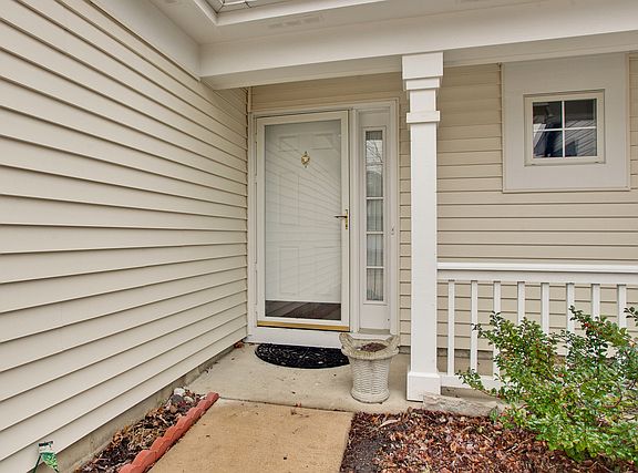 2nd image of 555 Cambridge Dr