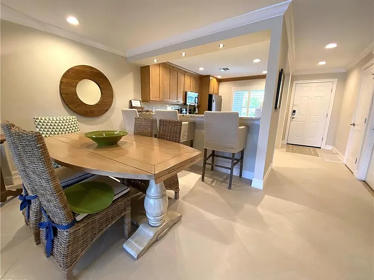 9101 Vanderbilt Dr #304 — Photo 9