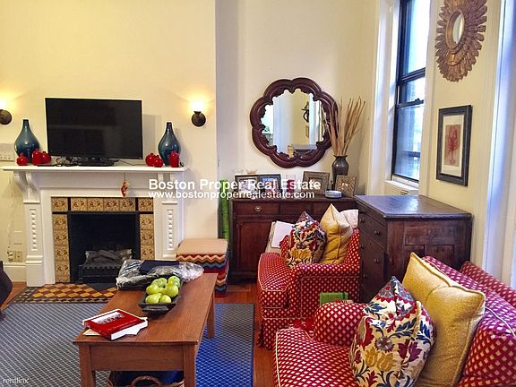 31 Gloucester #2R Boston - Back Bay Unit Photo 5