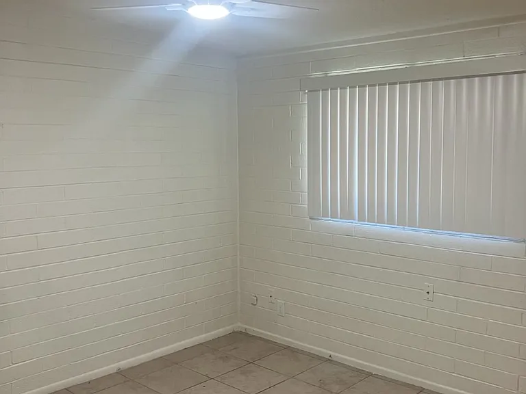 2624 W Orangewood Ave #3 — Photo 4