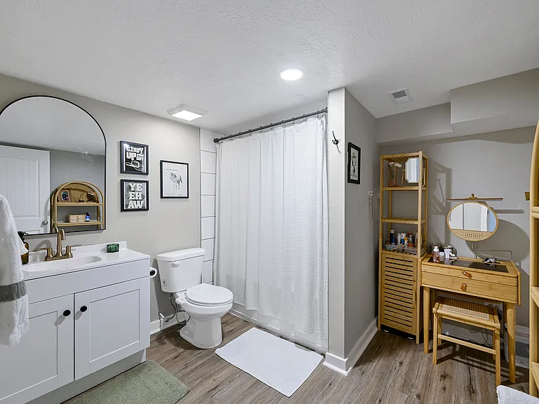 1463 W Arapahoe Ave #BASEMENT — Photo 4