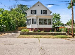 155 Adams St, Warwick, RI 02888