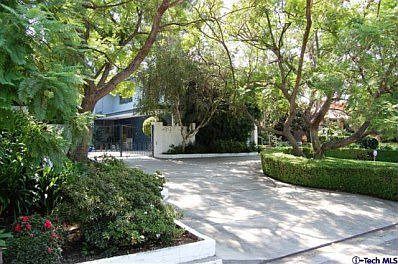 4th image of 423 El Coronado St