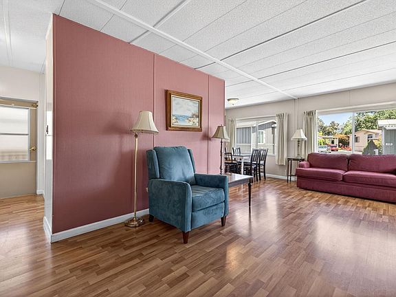 3rd image of 111 Cardinal Way