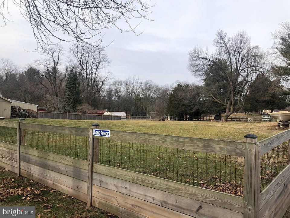 2nd image of 931 Frederick Pike