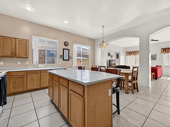 4th image of 1813 E WINCHESTER Place