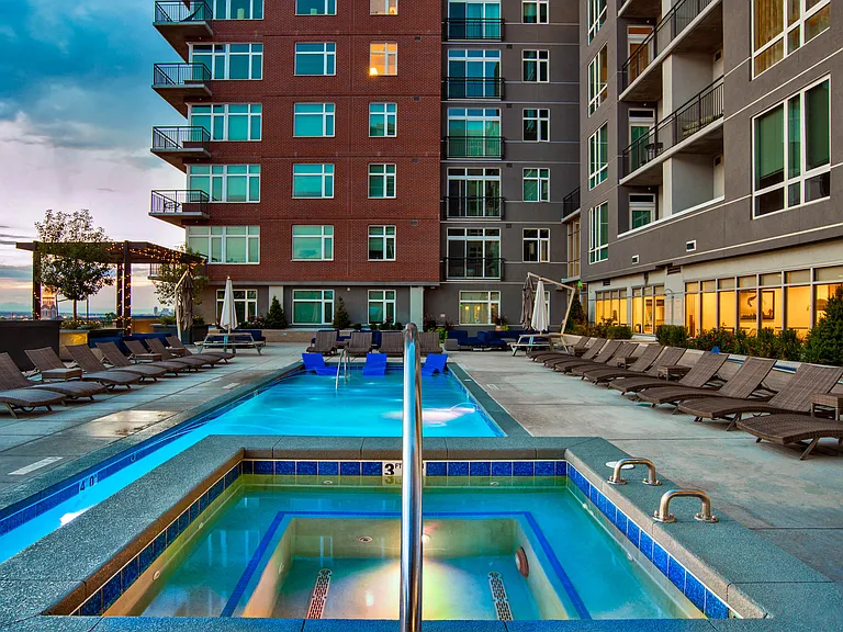Resort Pool & Relaxation Spa