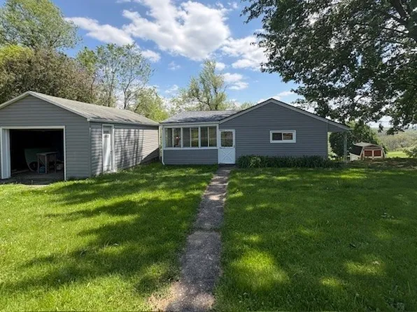 6365 Tuscarawas Rd, Industry, PA 15052