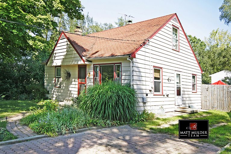 1st image of 226 Hughes St