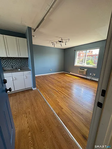 36 Woodbury Ave #2F Photo 1