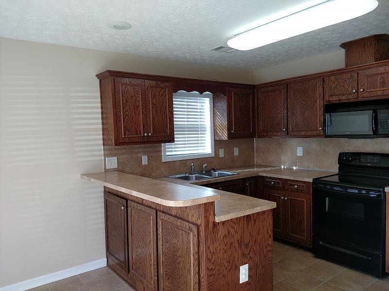 2nd image of 617 16th Ave S