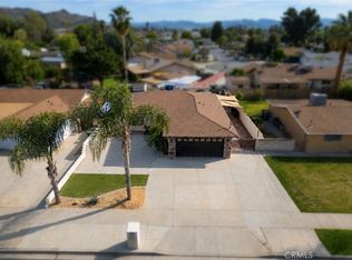 221 W Whittier Ave, Hemet, CA 92543