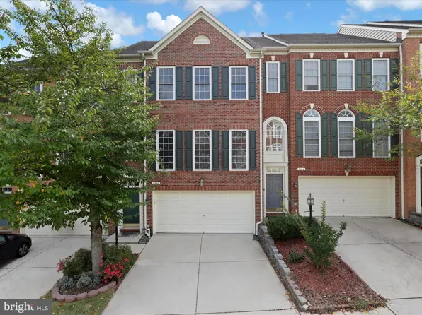 8432 Chaucer House Ct, Lorton, VA 22079