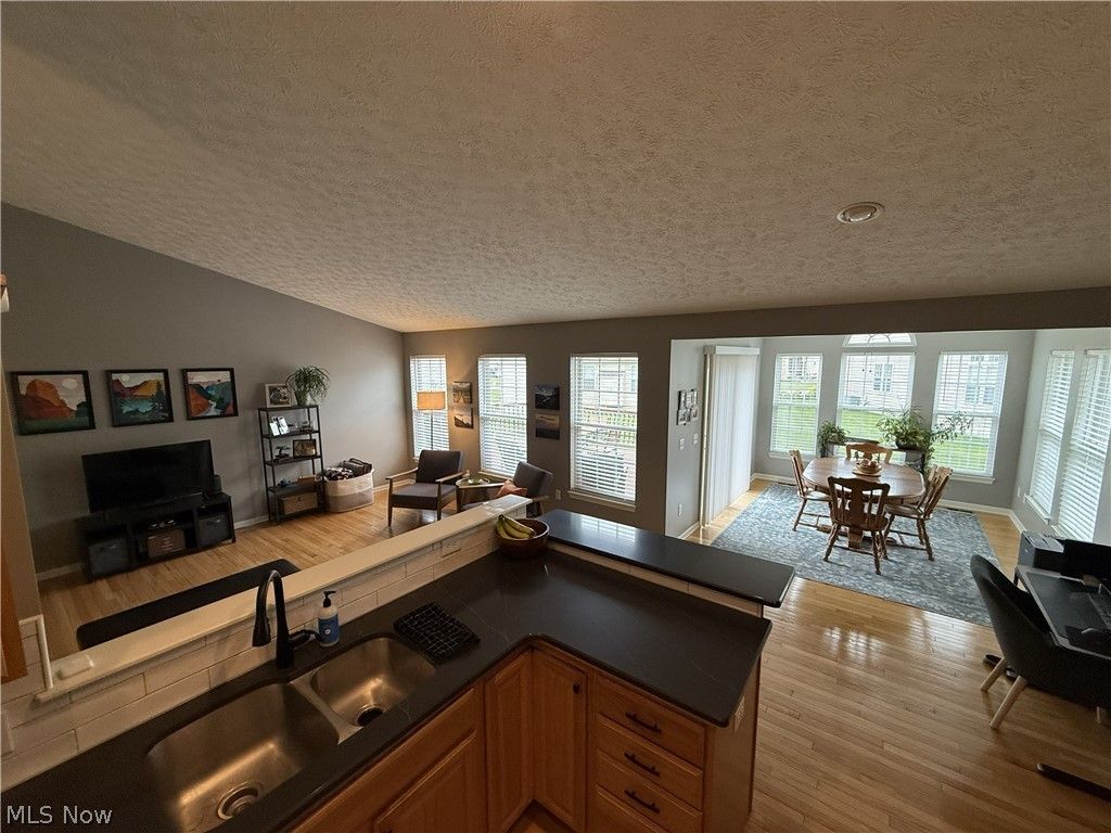 544 Country View Pkwy, Northfield, OH - View 6