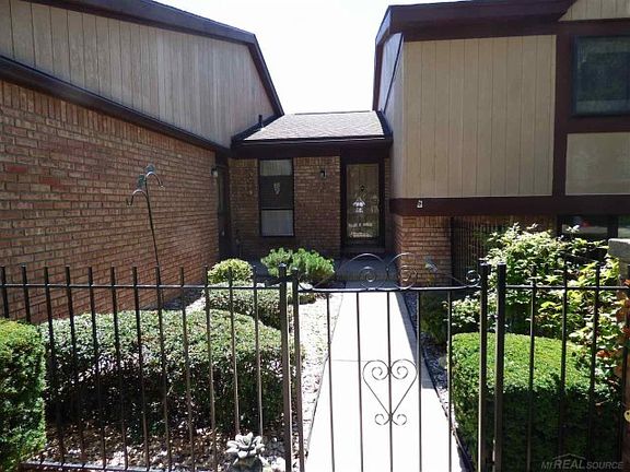2nd image of 11842 Caradonna St