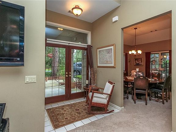 4th image of 1 Persimmon Pl