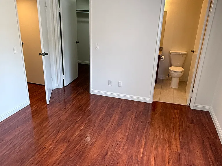 518 N Mentor Ave #106 — Photo 6