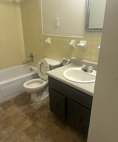 5656 Encino Cv #1 — Photo 2
