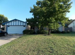2406 Wilmer Dr, Grand Prairie, TX 75052