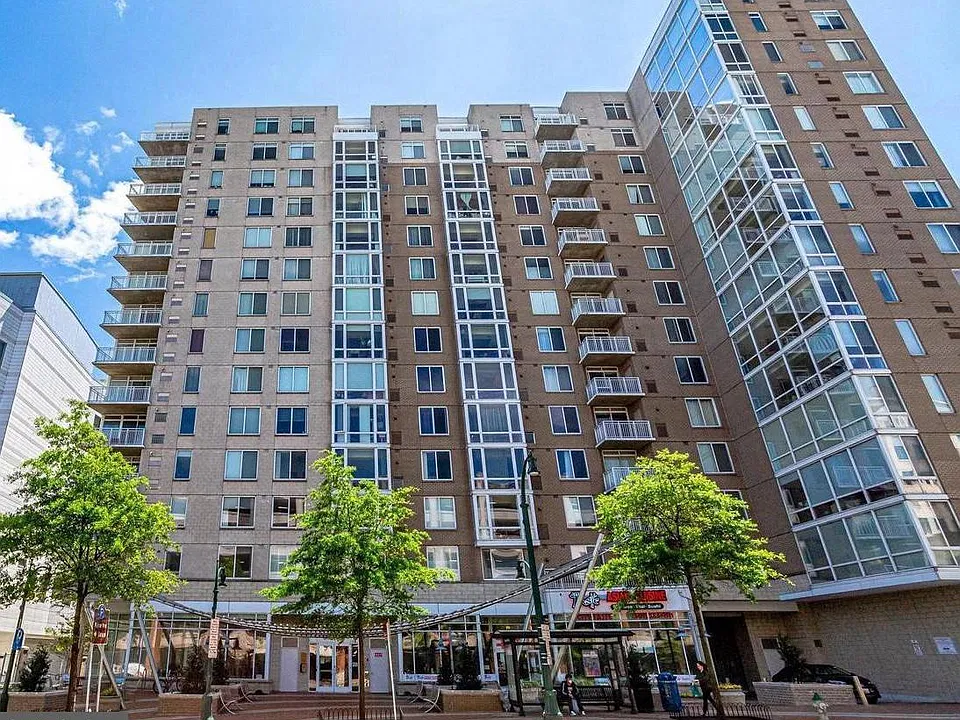 930 Wayne Ave #1001