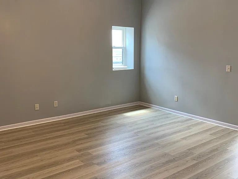 700 S Main St #202 — Photo 5