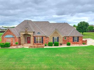 15301 Coral Creek Ln, Oklahoma City, OK 73165