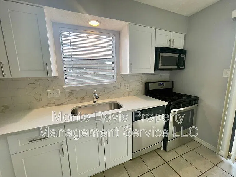 2 bed, 2.0 bath, 1000 sqft, $1,550 — Photo 4