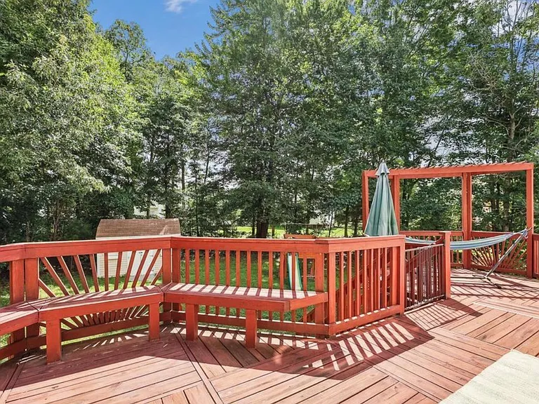 Berry Thicket Ct — Photo 2