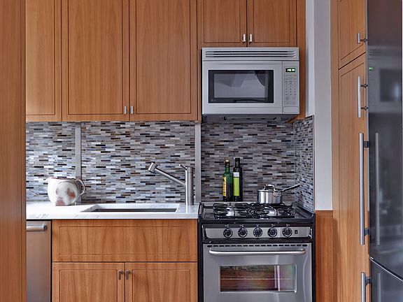 4th image of 405 W 23rd St APT 5J