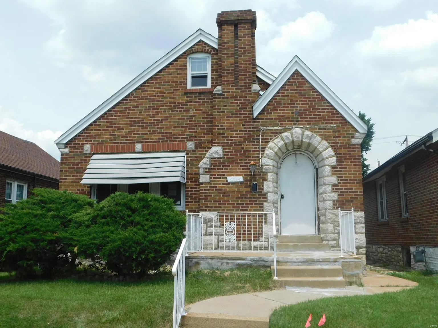 6015 N Pointe Blvd photo 1