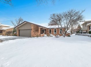 66 Timberline Dr, Lemont, IL 60439