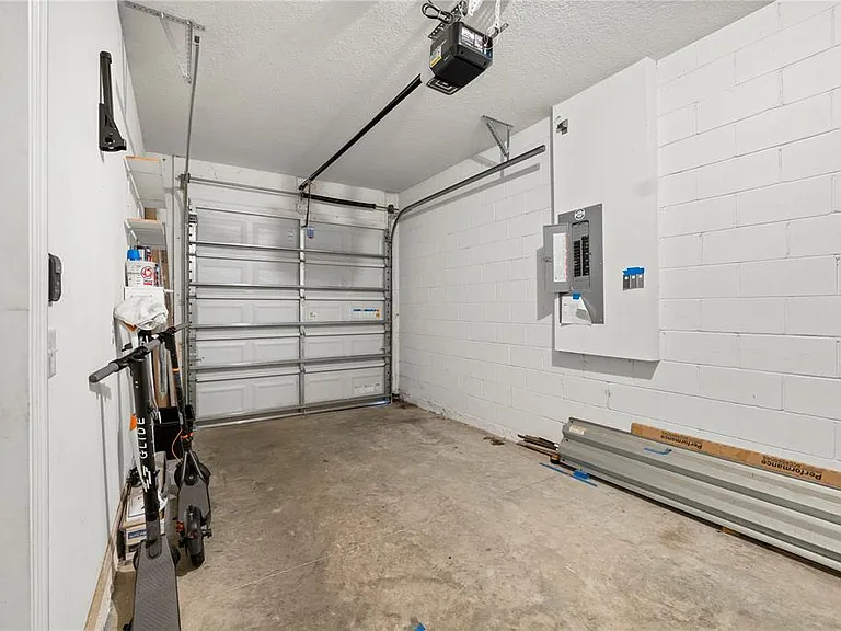 2878 Suncoast Plains Dr — Photo 21