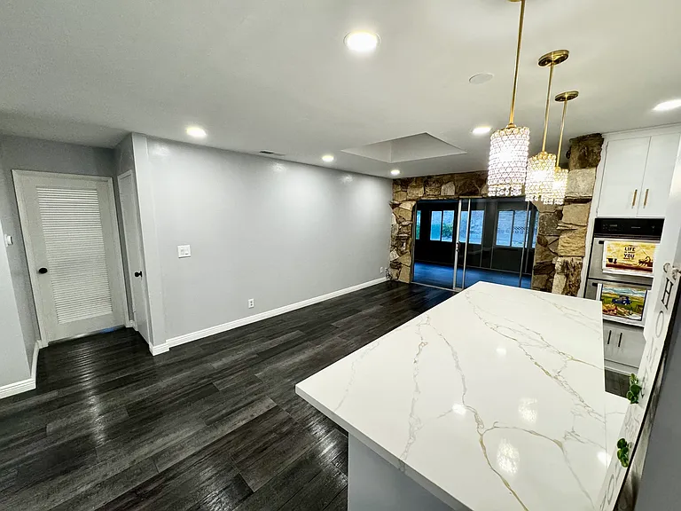 Counter and Dining Area
