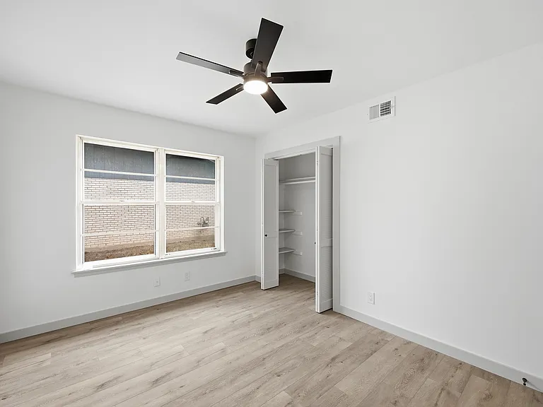 426 Zephyr Dr — Photo 30