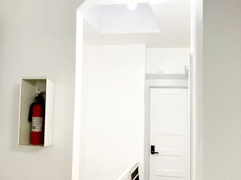 535 E 29th St #2-1 — Photo 11