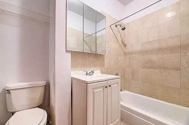 Rented by REAL New York | media 23