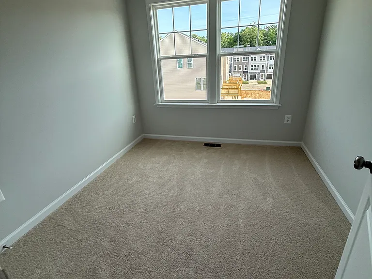 516 Sybil St — Photo 26