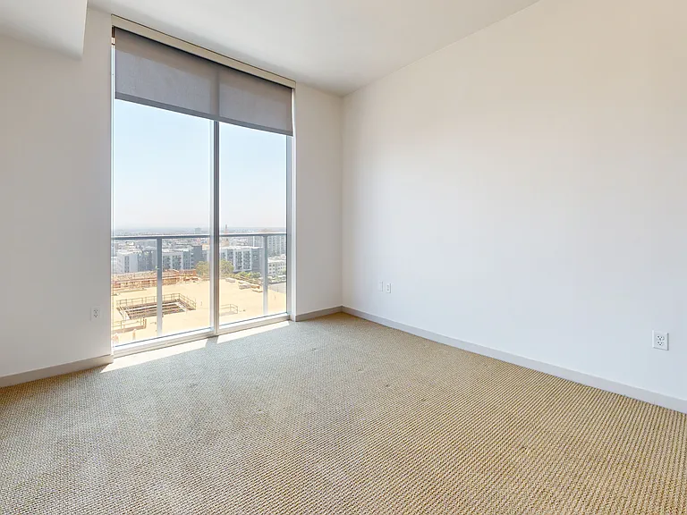3033 Wilshire — Photo 78