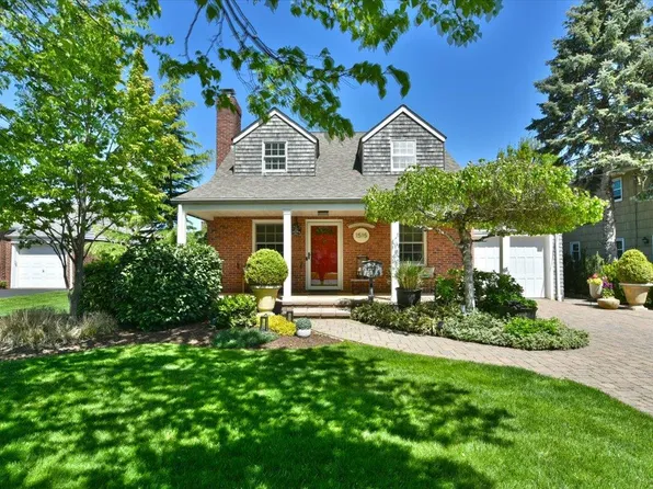 1515 Lowell Avenue, New Hyde Park, NY 11040