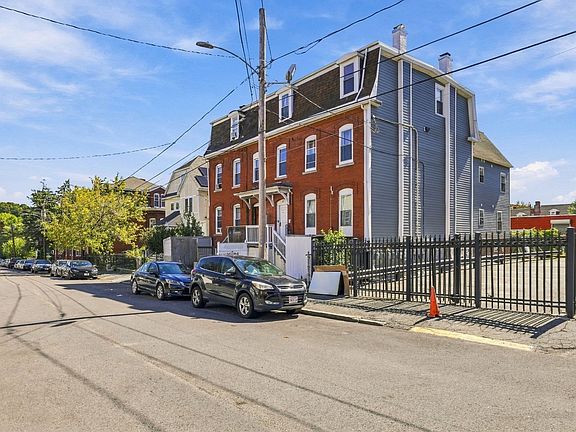 3rd image of 42 Summer St