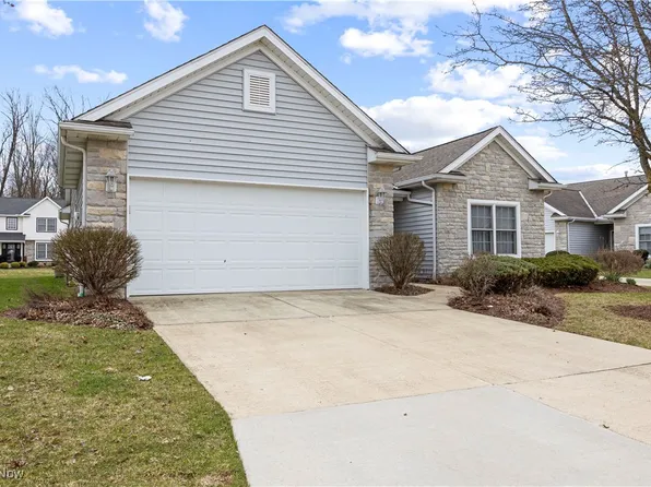 428 Stonehedge Dr, Elyria, OH 44035