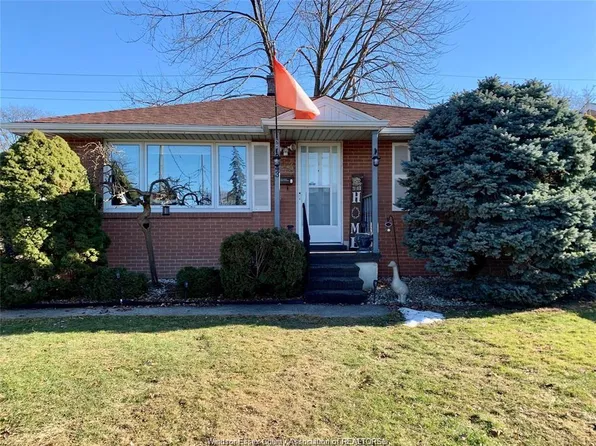 2943 Manchester Rd, Windsor, ON N9C 1X5