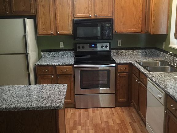 5th image of 142 Southbridge Ln #142