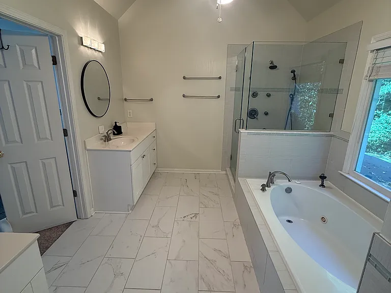 3802 Lance Bluff Ct — Photo 20