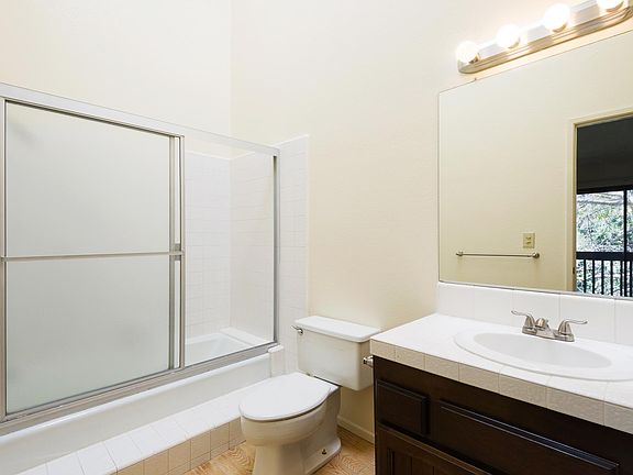 4th image of 527 W Pueblo St APT 4