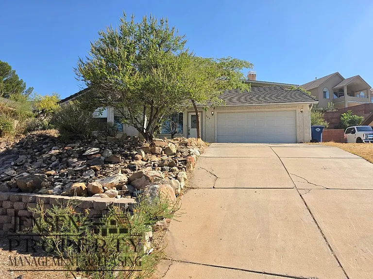 640 E Vermillion Ave — Photo 2