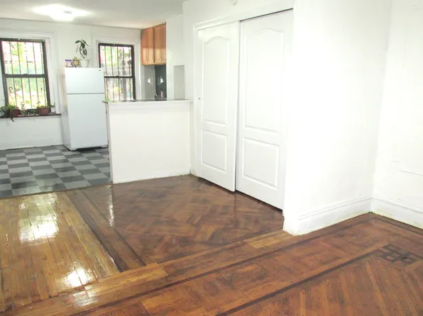 150 Monroe St, Brooklyn, NY 11216