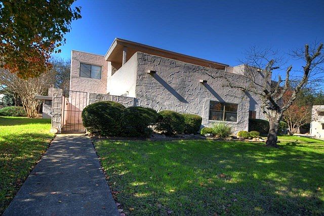1st image of 537 Sand Bend Dr