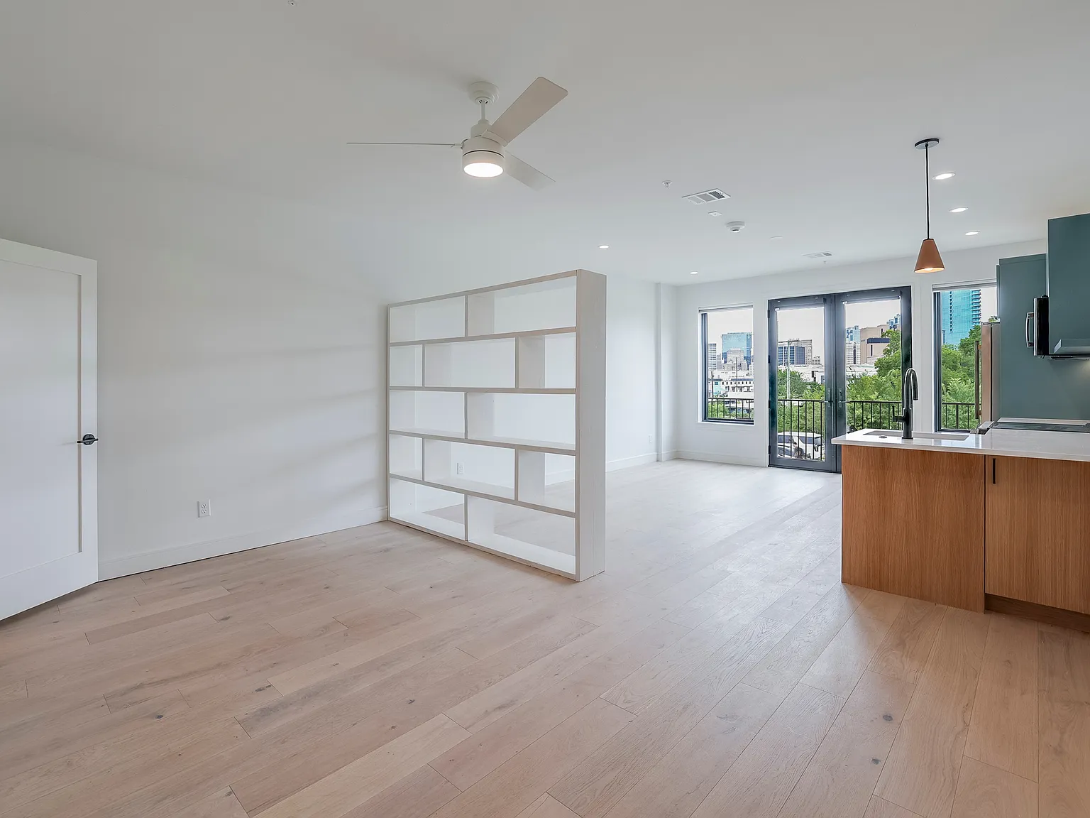 Studio, 667 sqft, $1,495 — Photo 4
