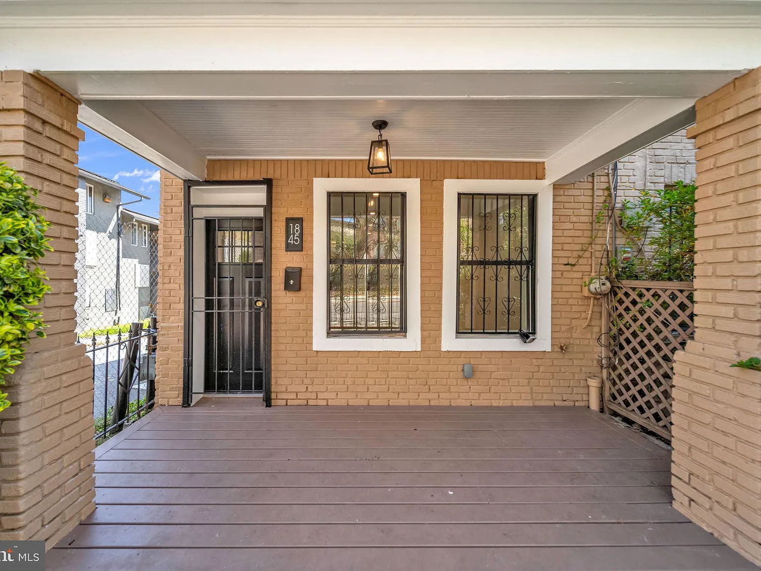 2 bed, 1.5 bath, 935 sqft, $2,795 — Photo 2